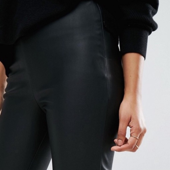 🆕 Leather Look Skinny Pants - Picture 3 of 3